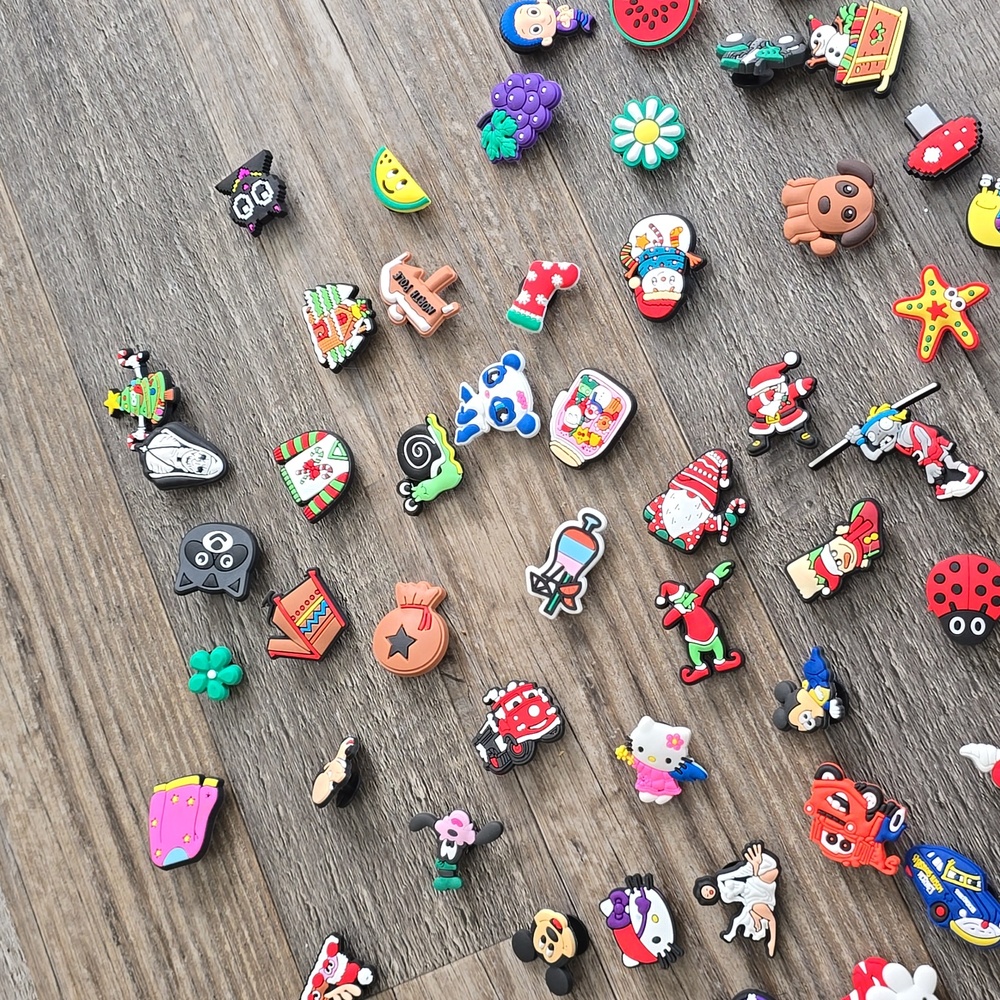 Over 50 Shoe Charms - Picture 5 of 6